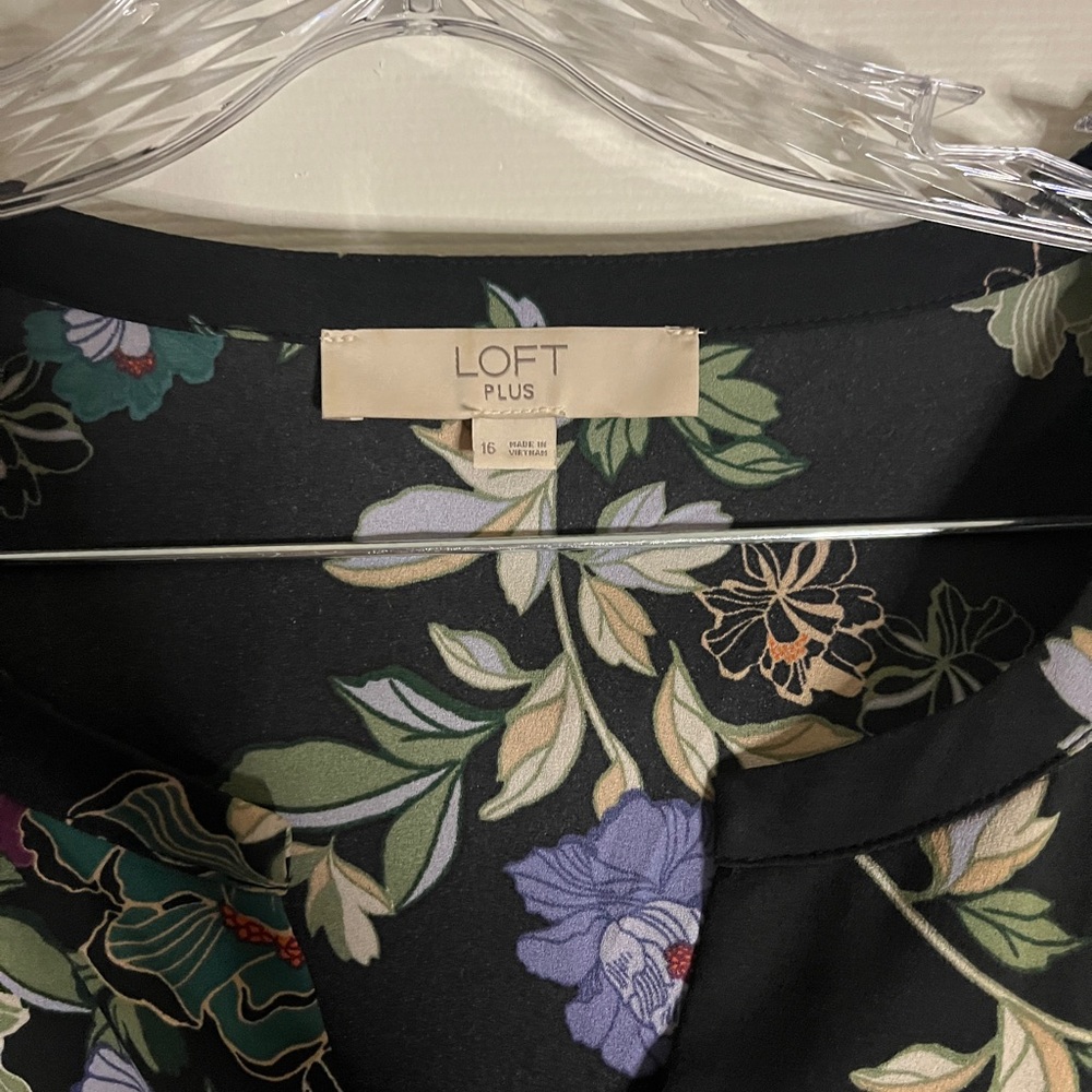 Floral blouse - Picture 2 of 3